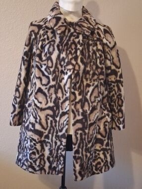 Women's Vintage 1960s Collins & Aikman Leapard Print A-line Coat. Mod Style Era.